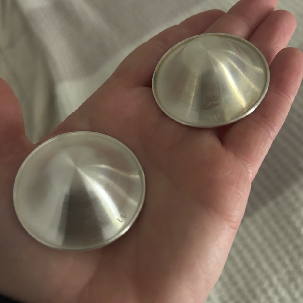 Willow silver nursing cups